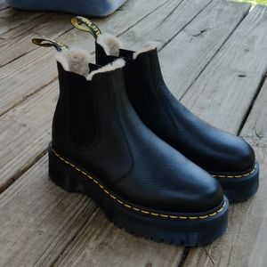 Dr. Martens Jadon Chelsea Boots with fleece lining